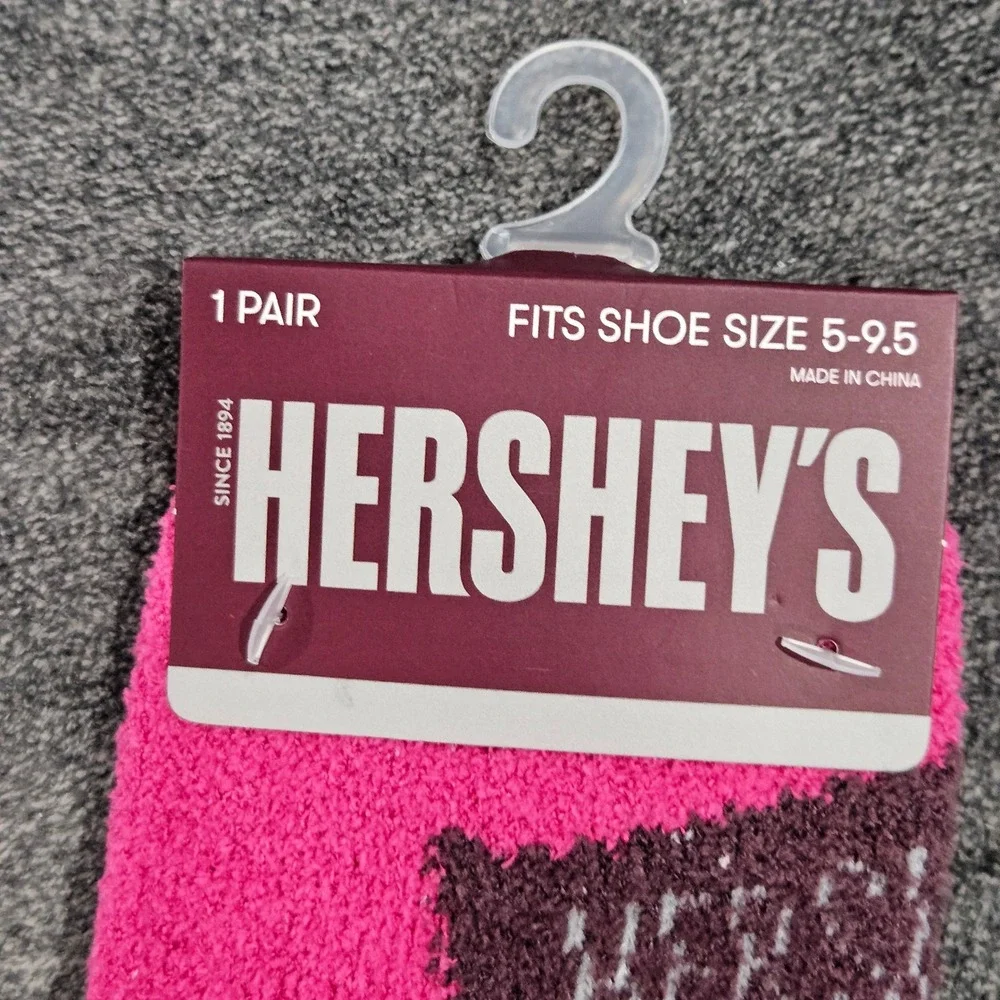 Hershey's Womens Pink Fuzzy Crew Socks Chocolate‎ Bar Hearts Size 5-9.5